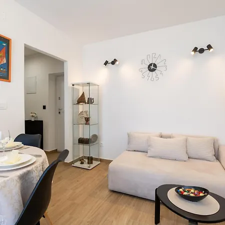 Apartment Shiba *