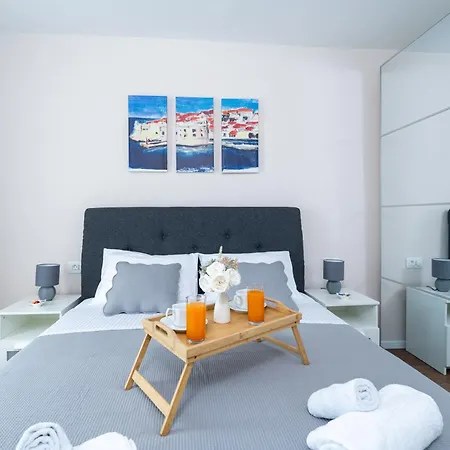 Apartment Shiba *